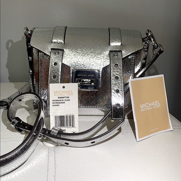 Michael Kors Handbags - Michael Kors Manhattan Metallic Leather Crossbody